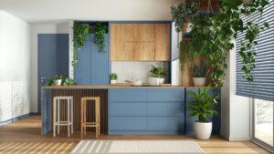 Moderne Wohnkueche in Blau mit Holzakzenten, Indoor-Pflanzen und minimalistischer Gestaltung